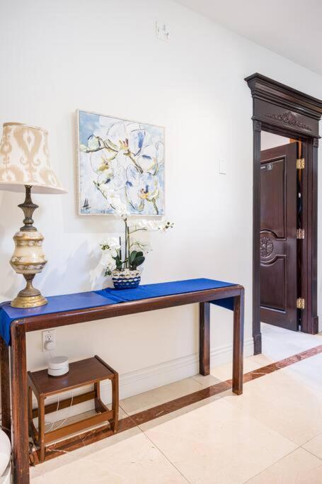 Entire Second Flr - Santa Monica Luxury Roman Villa Лос-Анджелес Экстерьер фото