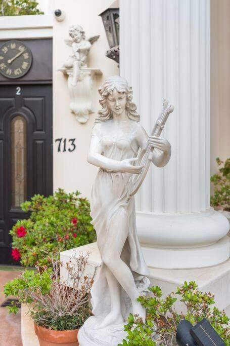 Entire Second Flr - Santa Monica Luxury Roman Villa Лос-Анджелес Экстерьер фото