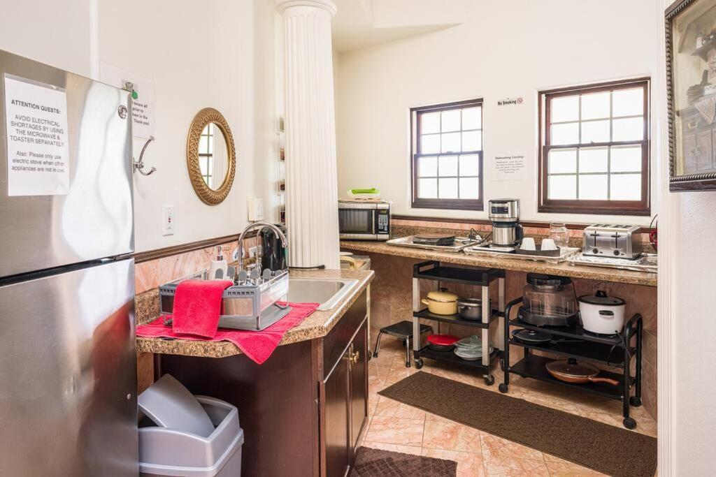 Entire Second Flr - Santa Monica Luxury Roman Villa Лос-Анджелес Экстерьер фото