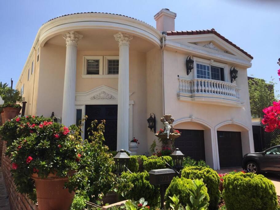 Entire Second Flr - Santa Monica Luxury Roman Villa Лос-Анджелес Экстерьер фото