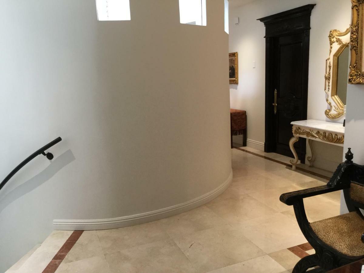Entire Second Flr - Santa Monica Luxury Roman Villa Лос-Анджелес Экстерьер фото