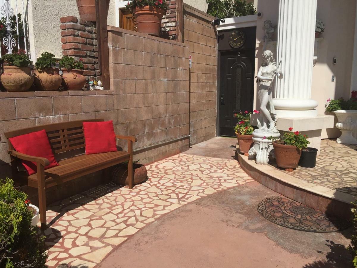 Entire Second Flr - Santa Monica Luxury Roman Villa Лос-Анджелес Экстерьер фото