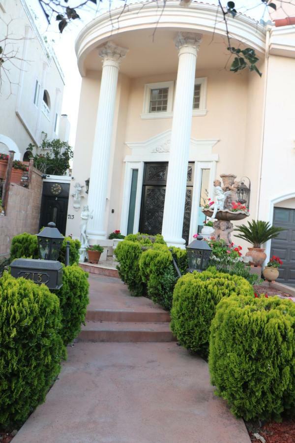 Entire Second Flr - Santa Monica Luxury Roman Villa Лос-Анджелес Экстерьер фото
