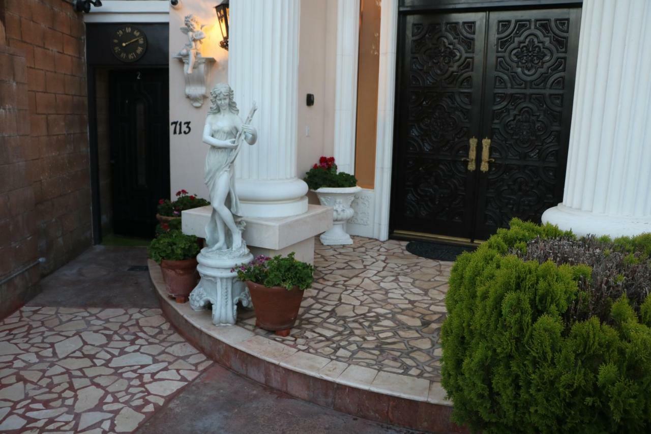 Entire Second Flr - Santa Monica Luxury Roman Villa Лос-Анджелес Экстерьер фото
