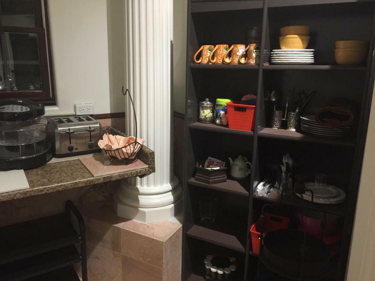 Entire Second Flr - Santa Monica Luxury Roman Villa Лос-Анджелес Экстерьер фото